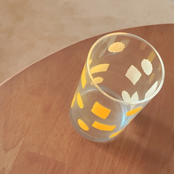 Warm Gray Tail Water Cup. Yellow. 320ml. No Microwave. - Picture 2 of 2